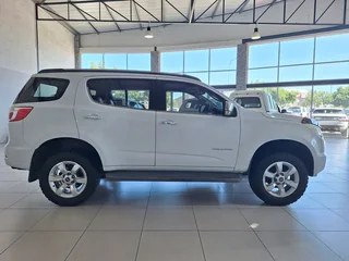 2013 Chevrolet Trailblazer 2.8 LTZ 4x4 AT, White with 202000km available now!