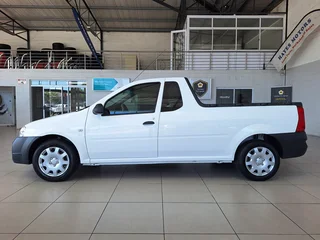 2018 Nissan NP200 1.6 8V AC Safety Pack, White with 65500km available now!
