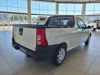 2018 Nissan NP200 1.6 8V AC Safety Pack, White with 65500km available now!