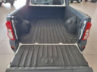 2018 Nissan NP200 1.6 8V AC Safety Pack, White with 65500km available now!