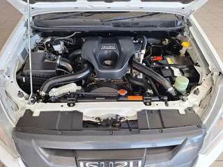 2022 Isuzu D-Max 250 HO Hi-Rider D/Cab 4x4, White with 122500km available now!