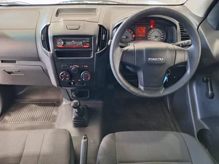 2020 Isuzu D-Max 250 HO Fleetside (safety), White with 69500km available now!