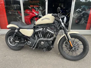 Harley-davidson 883 Sportster Iron