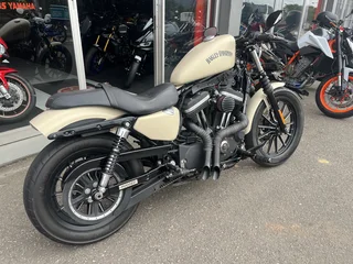 HARLEY-DAVIDSON 883 SPORTSTER IRON
