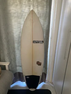 Pyzel nugget 5’6, 27 litres