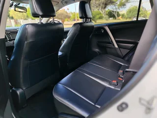 2017 Toyota Rav4 2.2 Diesel VX All wheel drive automatic - only 119 100 kms!