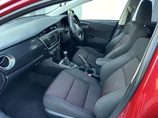 2014 Toyota Auris 1.6 XS Manual Hatchback - Only 98 000 kms!