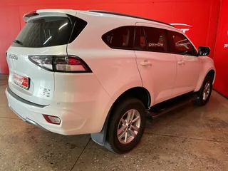 2022 Isuzu mu-X SUV
