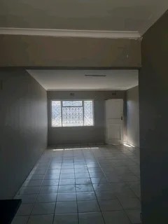 GRASSY PARK BATCHELOR FLAT R5000