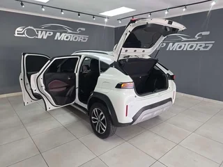 2025 TOYOTA STARLET CROSS 1.5XR