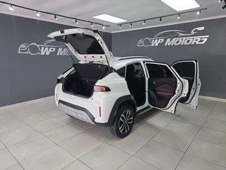 2025 TOYOTA STARLET CROSS 1.5XR