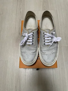 Louis Vuitton Trocadero White Sneakers Men’s – Size 7 (NEG)