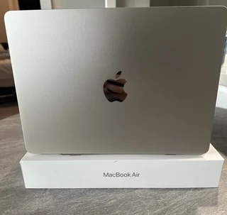 Apple Macbook Air 13inch 8-Core M3 Chip 256GB SSD,