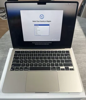 Apple Macbook Air 13inch 8-Core M3 Chip 256GB SSD,