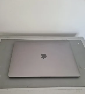 Apple Macbook Pro 15inch 1TB SSD Touchbar 8-Core i9, Space grey