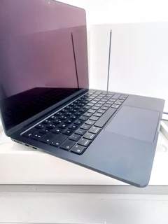 Apple Macbook Air 13inch 8-Core M2 Chip 256GB SSD,