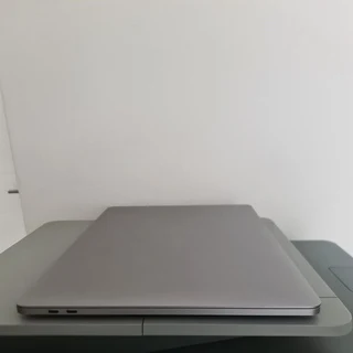 Apple Macbook Pro 15inch Retina Touchbar Core i7 16GB 512GB SSD, 6 Months Old