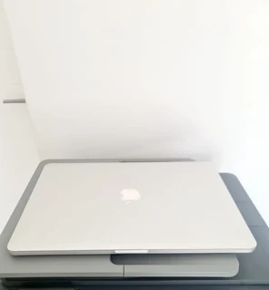Apple Macbook Pro 15inch Retina Core i7 16GB RAM 512GB SSD,