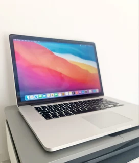 Apple Macbook Pro 15inch Retina Core i7 16GB RAM 512GB SSD,