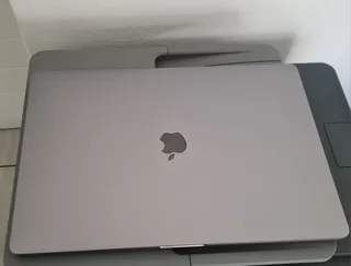 Apple Macbook Pro 16inch Touchbar 8-Core i9 1TB SSD, 7 months old