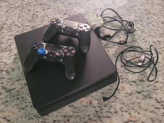PS4 Slim - Great Condition
