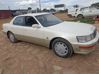 Lexus LS 400 Automatic Stripping For Spares
