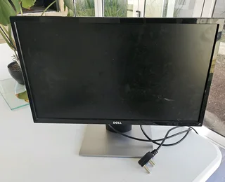 2nd hand Dell 24 inch LCD HDMI monitor