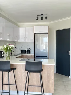 Stunning 2 bed apartment available 1 Feb