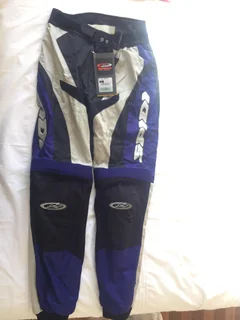 AXO SBK-TShirt,Shoe,Toe-Kneeslider,BMXPantsSafeArmourItalianSpidi-LeathersJean;Small-Lady/Mens Glove