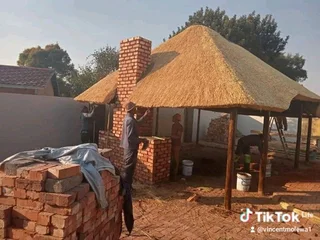 Vincent thatch roof lapa