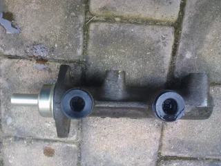 Nissan 1400 Bakkie Brake Master Cylinder (R 400)
