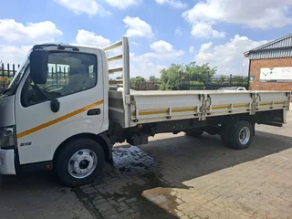 2018 Hino 915 5Ton
