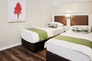 Breakers Hotel - 2 bedroom Sea View Apartment - 6 sleeper