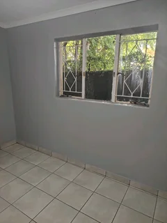 Garden cottage to let in Blairgowrie