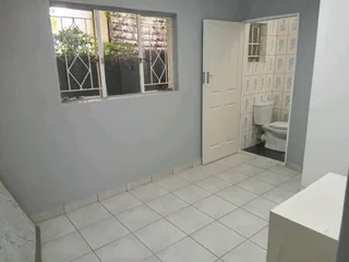 Garden cottage to let in Blairgowrie