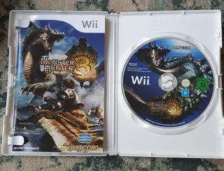 Capcom Monster Hunter 3 Tri Classic Controller Pro Pack Nintendo Wii PAL