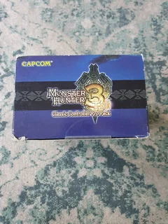 Capcom Monster Hunter 3 Tri Classic Controller Pro Pack Nintendo Wii PAL