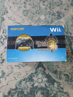 Capcom Monster Hunter 3 Tri Classic Controller Pro Pack Nintendo Wii PAL