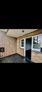 R2100 ROOM IN A 3 BEDROOM FLAT. FEMALES. BEHIND UMGENI WATERS.