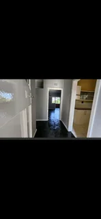 R2100 ROOM IN A 3 BEDROOM FLAT. FEMALES. BEHIND UMGENI WATERS.