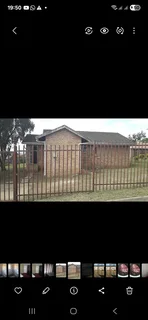 R2500 Excluding Utilities. Ensuite Room To Share Kitchen. Southgate