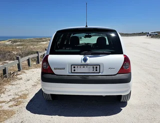 2004 Renault Clio 1.4 16V Hatchback