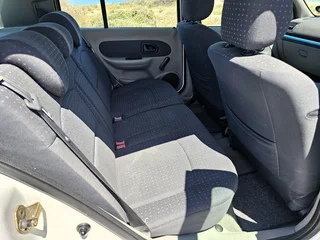 2004 Renault Clio 1.4 16V Hatchback