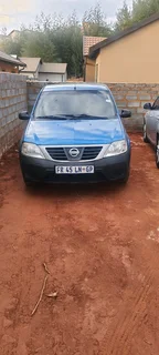 2017 Nissan Np200 1.6 8V safety pack a/c