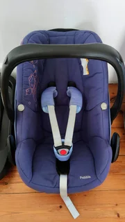 MAXI-COSI Pebble car seat + base