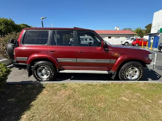 Land Cruiser 80 series VX limited 1HD FT Japanese Import