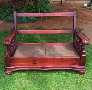 Solid Wood lounge suite 6 seater