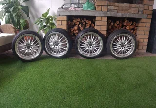 17inch Rims and Dunlop SP 700 tyres