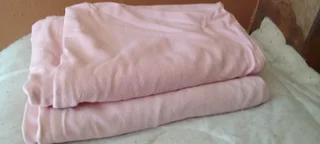 Linen: sheets/ blankets/ duvet inner/pillow cases/curtains