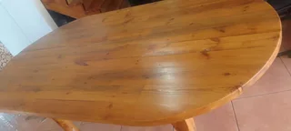 Dining room table - Oregon Pine - sturdy and solid piece of furniture - R1200